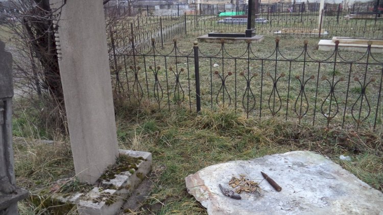    Qubada qəbiristanlıqda 1 tapança, 45 güllə tapıldı - Foto   