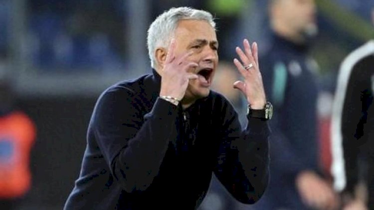    Mourinyo bu hərəkətinə görə meydandan qovuldu   - Foto