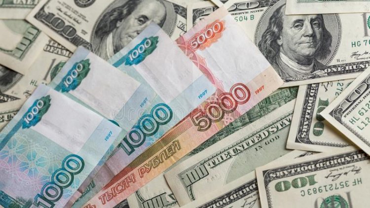    Rubl dollar qarşısında ucuzlaşdı   