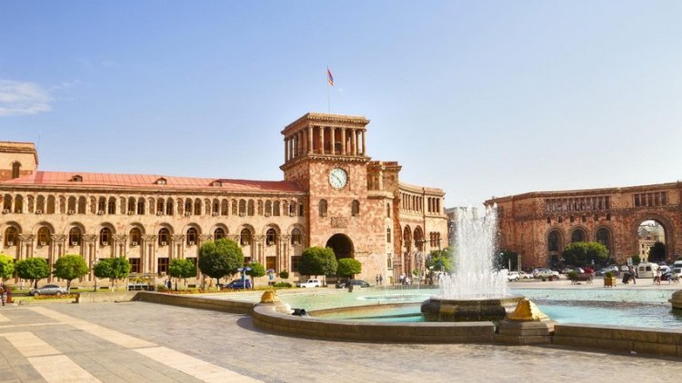   İrəvanda AVRONEST-in iclası başladı: Azərbaycanlı deputatlar toplantıda iştirak edir   