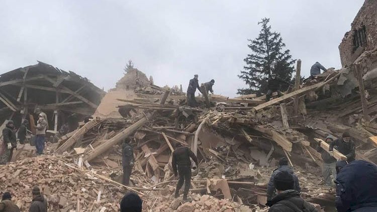    Rusiya hərbi hissəni darmadağın etdi: 70 ölü, onlarla yaralı - Fotolar   