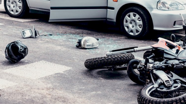   Bakıda avtomobillə motosiklet toqquşdu: Ölən var   