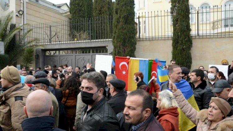    İki od arasında: Azərbaycan Ukrayna-Rusiya savaşında...   