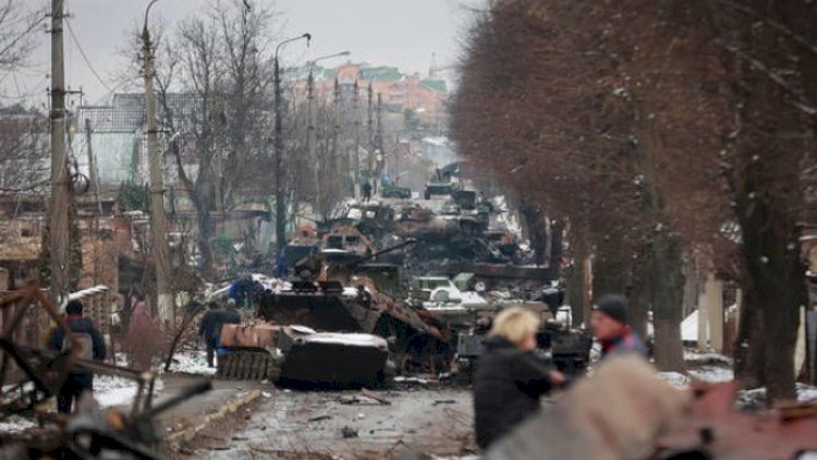    Ukrayna ordusu Rusiya tanklarına yanacaq daşıyan konvoyu dronlarla vurdu - Foto   