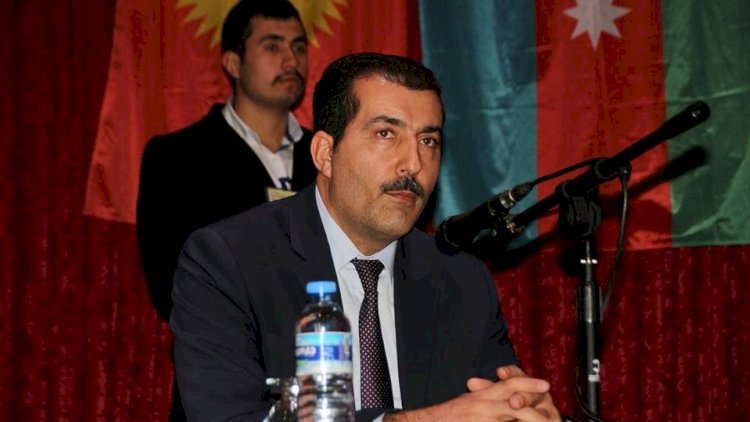    “Putin görür ki, bataqlığa saplanıb, qeyri-rusları qabağa verir“   - Aqil Səmədbəyli