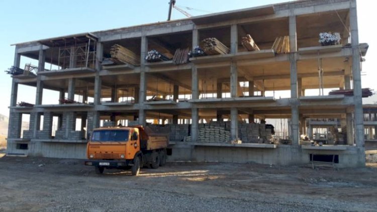    Şuşadan, Hadrutdan köçən ermənilərə Xocalıda yaşayış binaları tikilir - Fotolar   