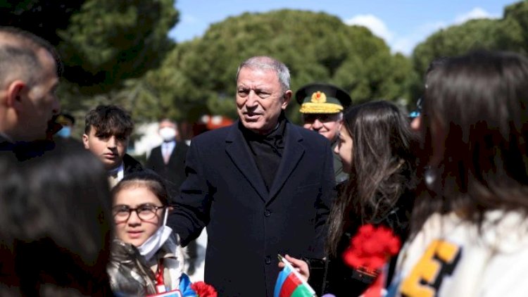    Hulusi Akar azərbaycanlı uşaqlarla görüşdü - Foto   