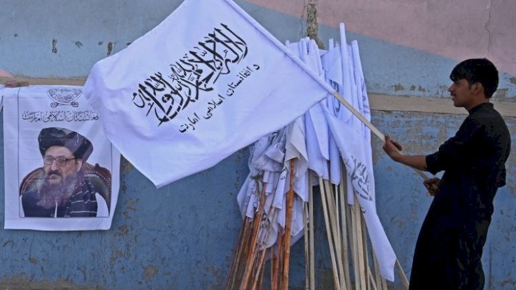    “Taliban“ Əfqanıstanın üçrəngli bayrağını qadağan etdi   