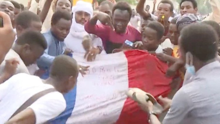    Afrikada anti-Fransa etirazları   