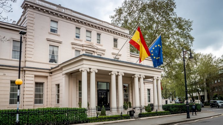    İspaniyanın 27 diplomatı Moskvadan qovulur   