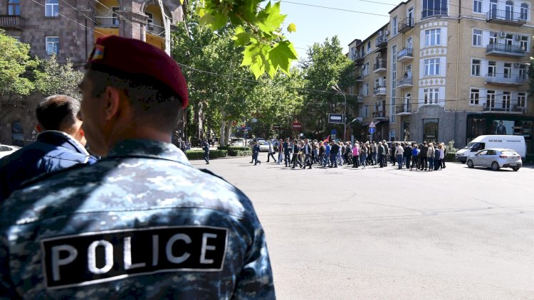    İrəvan bu gün də səhəri etiraz aksiyaları ilə açdı   