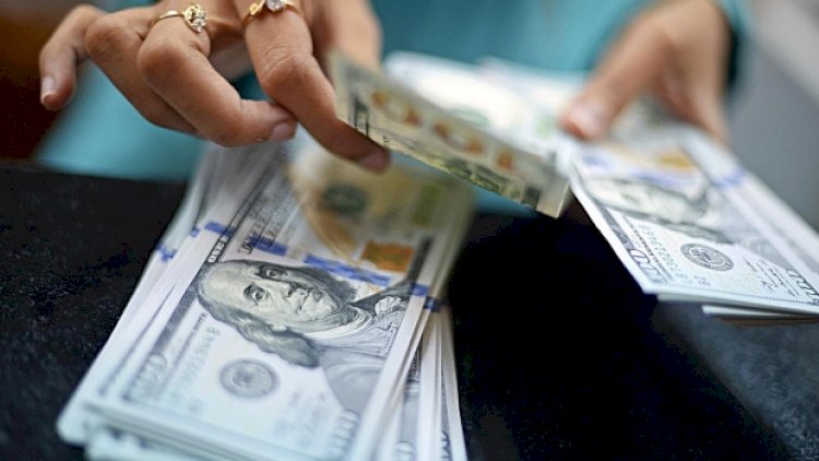    Azərbaycanda dollar almaq müsibəti: Absurd tələb kimə xidmət edir?    