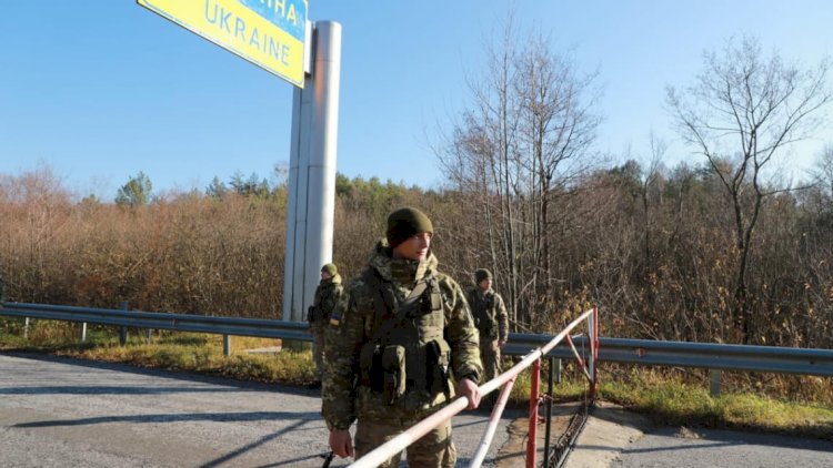    Ukrayna Belarusla sərhəddə beton bloklar tikir   