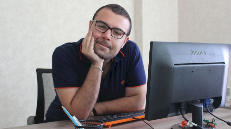    Azov silahı niyə yerə qoydu?   