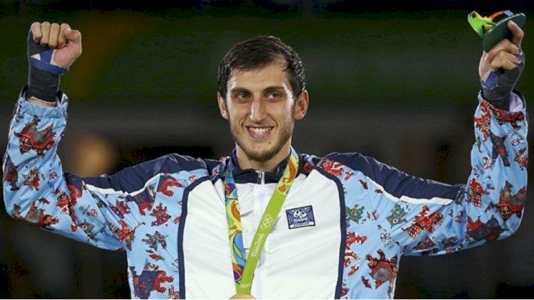    Olimpiya çempionumuz mübarizəyə başlayır   