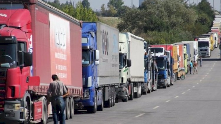    Ermənistanın yüzlərlə TIR-ı Rusiyaya buraxılmır   