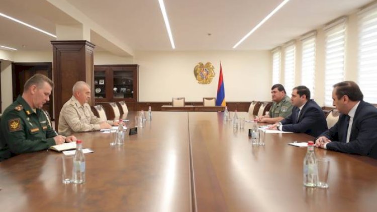    Papikyan sülhməramlıların rəhbərini qəbul etdi   