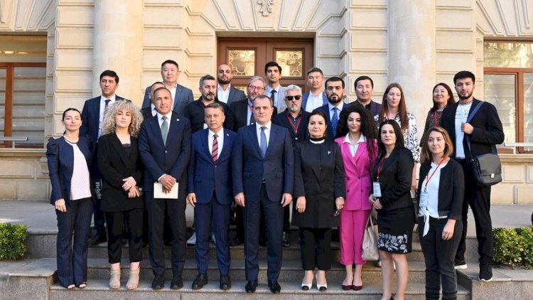    Ceyhun Bayramov jurnalistlərin suallarını cavablandırdı   