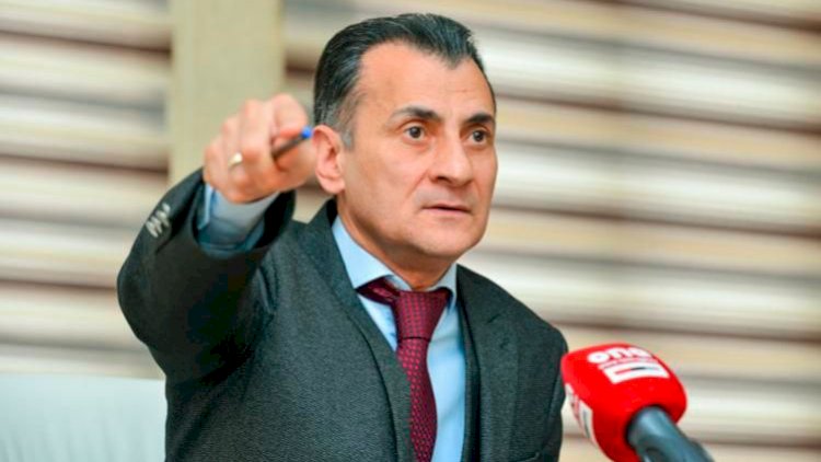    “Elçibəyin özünün rüşvətdə, korrupsiyada ittiham etdiyi bir qrup...”    