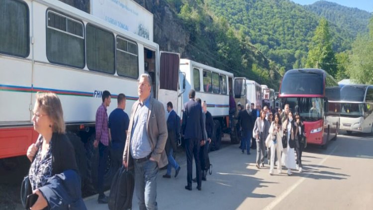    Xarici diplomatlar Kəlbəcərə getdilər   