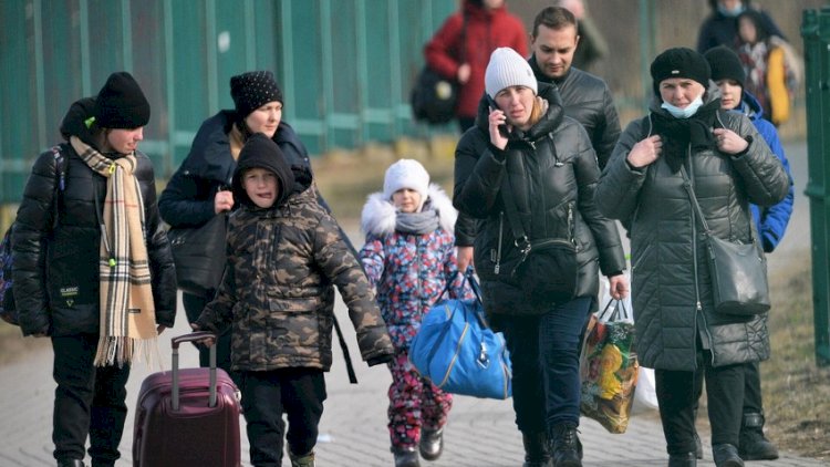    Polşa ukraynalı qaçqınlara yardımı dayandıracaq    