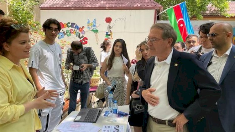    ABŞ səfirliyi “EducationUSA” məzun yarmarkası təşkil etdi - Fotolar   