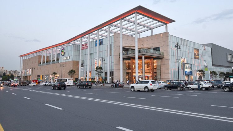    “Gənclik Mall”da nə baş verir? - İnsanlar mərkəzdən uzaqlaşdırıldı + Video   