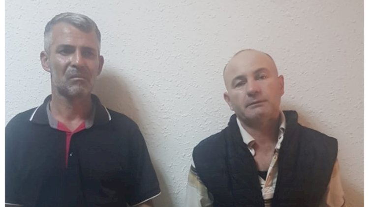    Xəzərə şübhəli əşyalar atan 2 nəfər tutuldu - FOTOLAR   