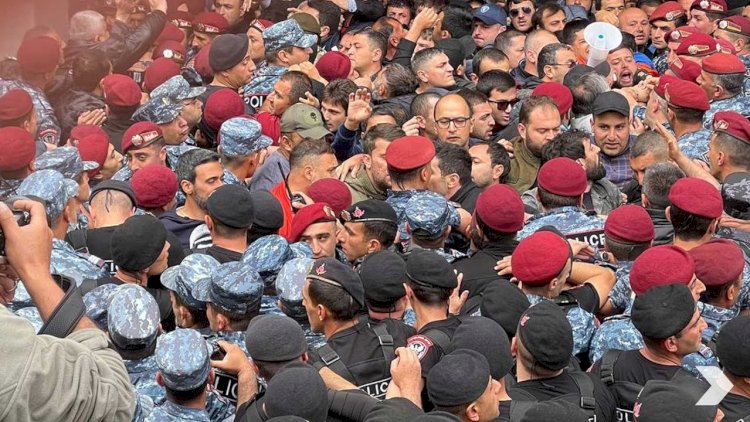    İrəvanda yeni yürüş başlayıb   