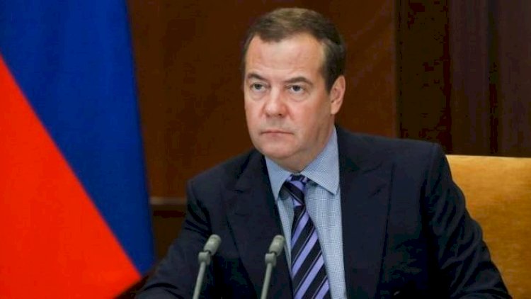    “Onlar əclaf və şərəfsizdirlər“ - Medvedyev   
