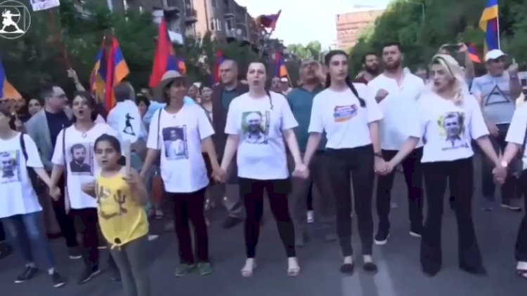    Ermənistanda Rusiya əleyhinə mitinq: Putin və Lavrov təhqir edildi   