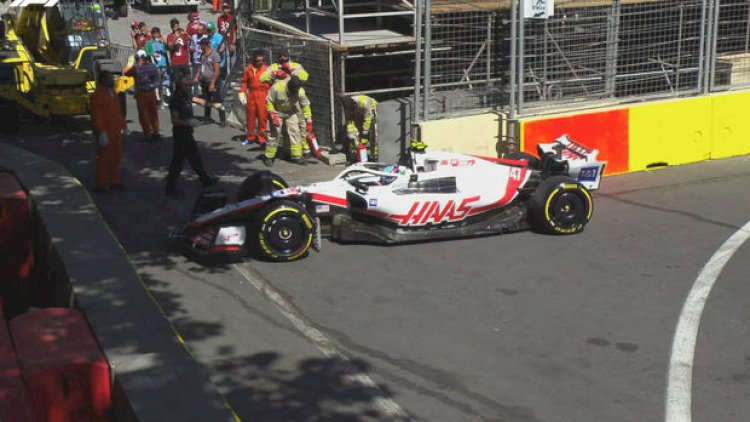    Bakıda “Formula-1”: Şumaxer qəzaya düşdü - FOTO   