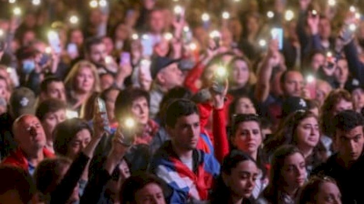    Müxalifət kütləni yenə İrəvanın baş meydanına dəvət edir   