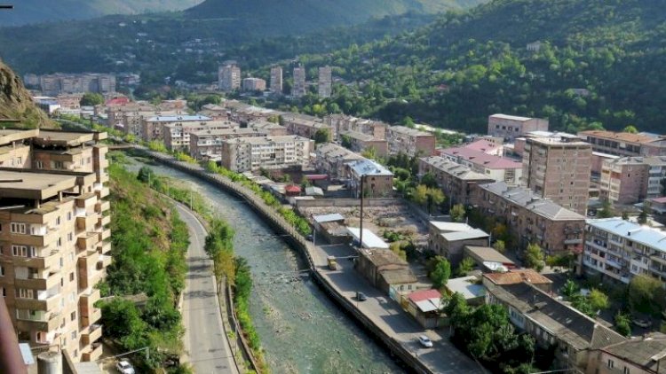    Zəngəzurda ekoloji fəlakət: Qafanın mərkəzindən sarı-qəhvəyi sular axır - Foto   