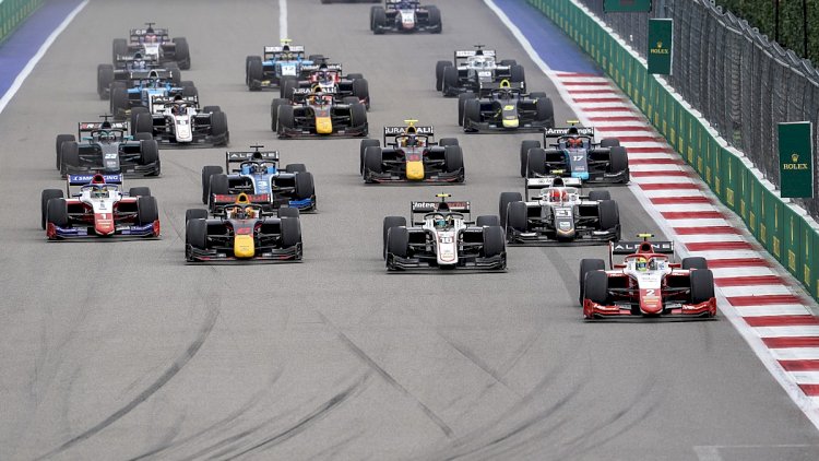    “Formula 2”də əsas yarışlara start verildi   
