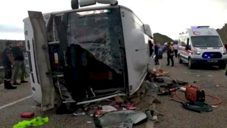    Türkiyədə turistləri daşıyan avtobus aşdı, 1 nəfər öldü   