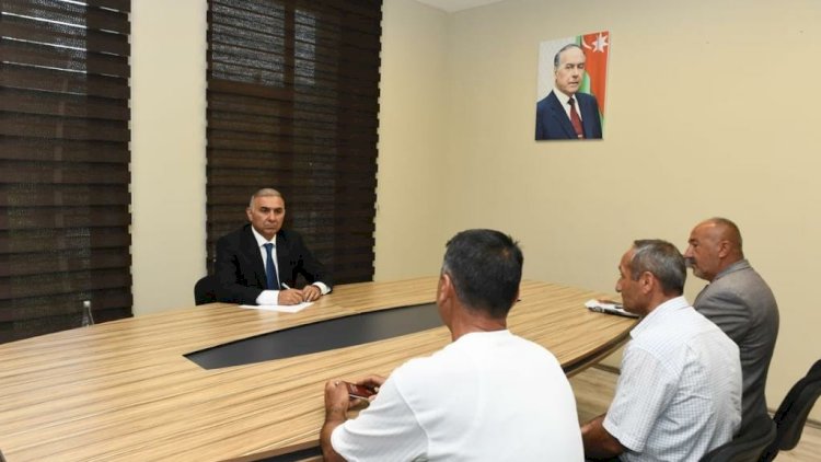    Vüqar Əhmədov vətəndaşları qəbul etdi   