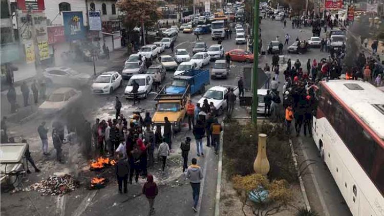    İranda müəllimlərin kütləvi həbsi başlayıb   