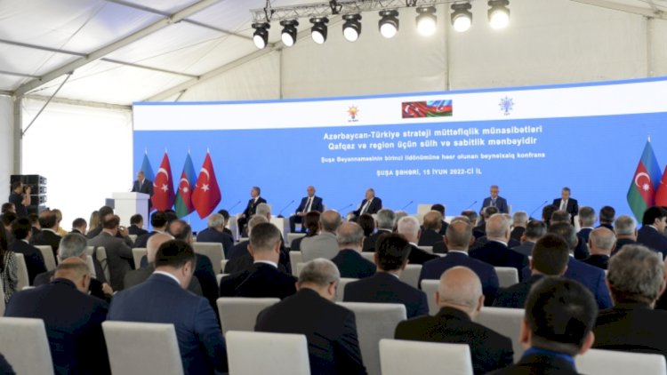    Şuşada biabırçılıq:   “Bəzi partiya sədrləri rusca danışırdılar”