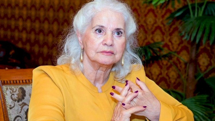    Açıq-saçıq səhnələrə çəkildi, atası aktrisa olmağına etiraz etdi...   