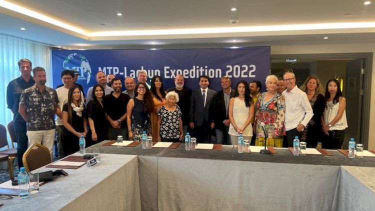    Prezidentin köməkçisi Qarabağa səfər etmiş əcnəbi səyyahlarla görüşdü   