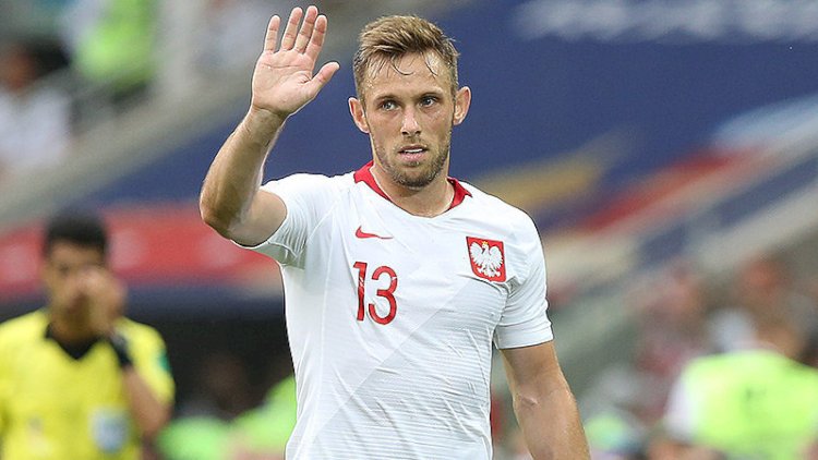    Polyak futbolçu millidən kənarlaşdırıldı   