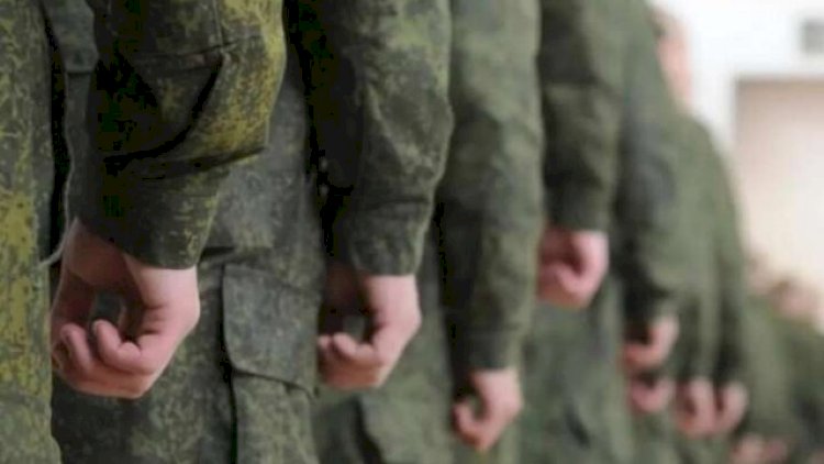    Rusiya ehtiyatda olan zabitləri orduya çağırır   
