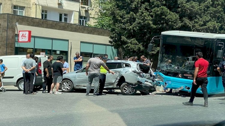    Bakıda avtobus qəza törətdi - VİDEO   