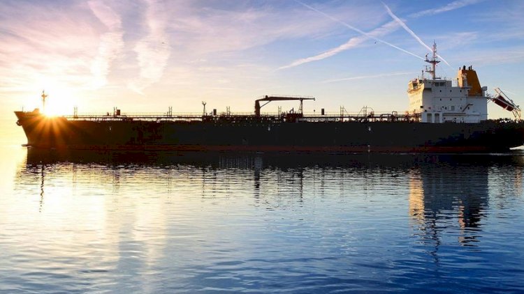    “Bloomberg”: “Rusiya neftini daşıyan tanker radarlardan itib”   