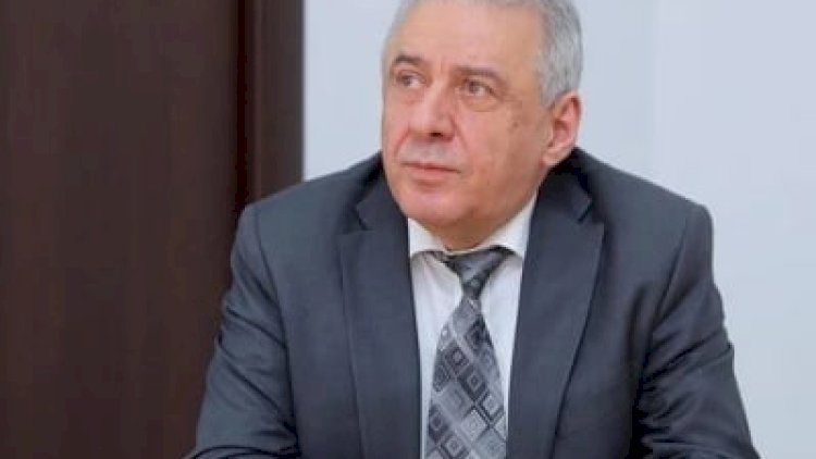    “Səfirimiz hələ də etimadnaməsini Putinə təqdim etməyib“ - Qazaryan   