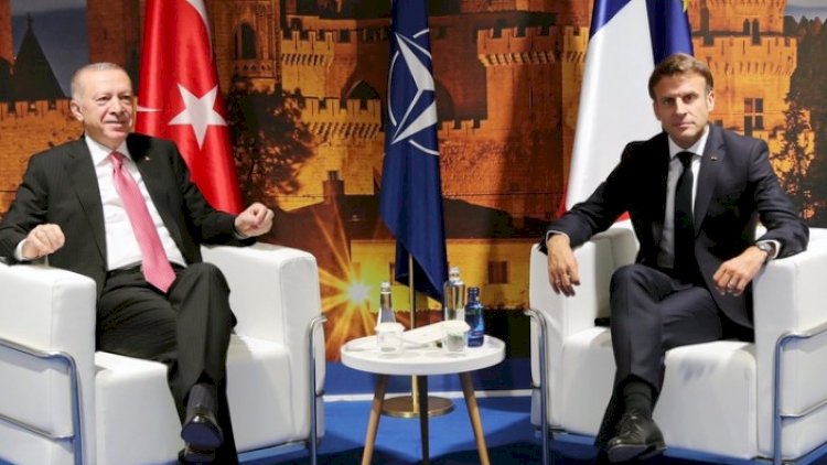    Ərdoğan Makronla görüşdü   