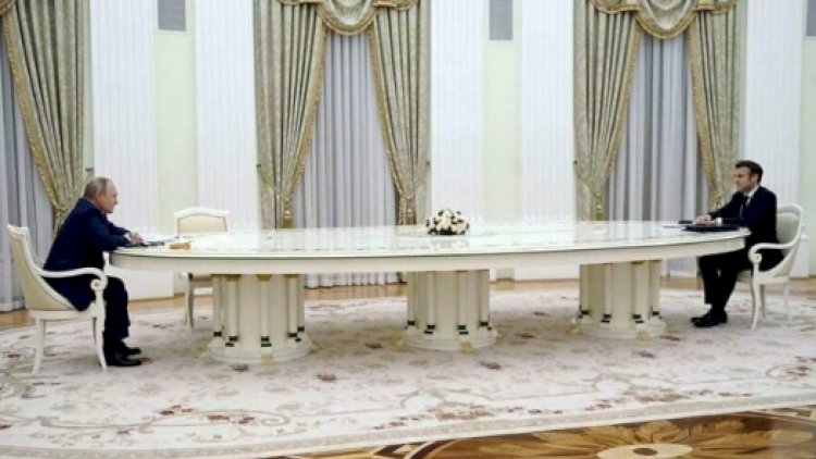    Putin yenə “masa söhbəti“ ilə gündəmə gəldi   