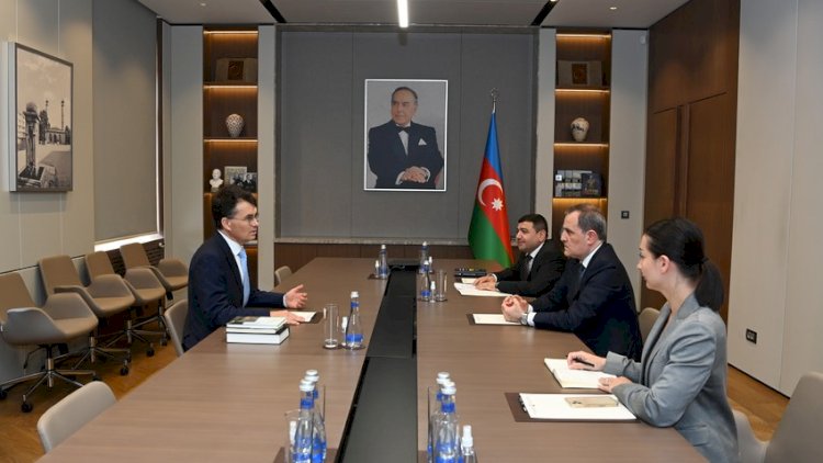    Ceyhun Bayramov Şuşa haqqında əsər yazan alman professorla görüşdü   
