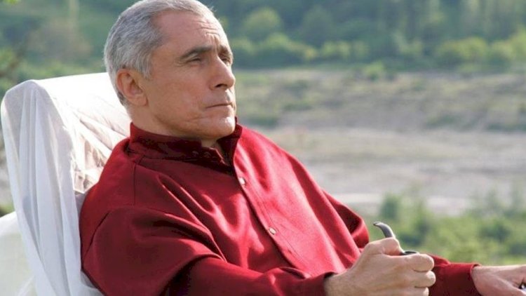    “Kişinin xanımı qaçmaz, sənin kimilərdən...” - Alim Qasımovdan müğənni Kərimə reaksiya   